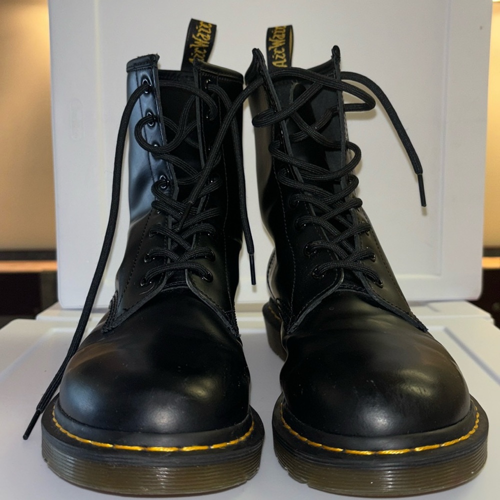 DOC MARTENS BLACK LEATHER COMBAT BOOTS; SIZE 11 NEVER WORN